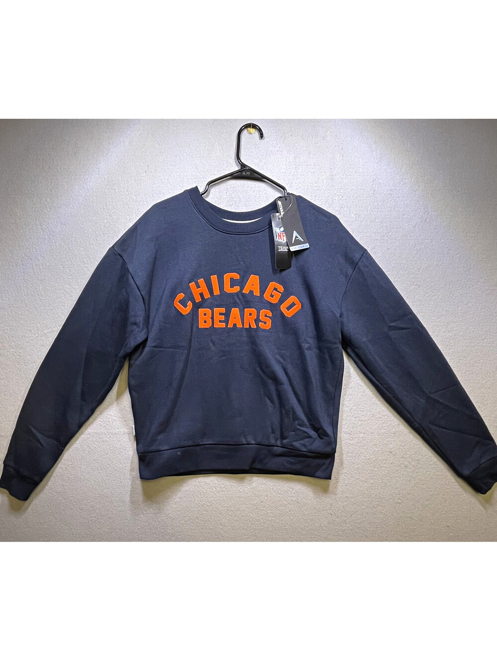 Chicago Bears Antigua Crewneck Pullover Sweatshirt Women’s - Medium